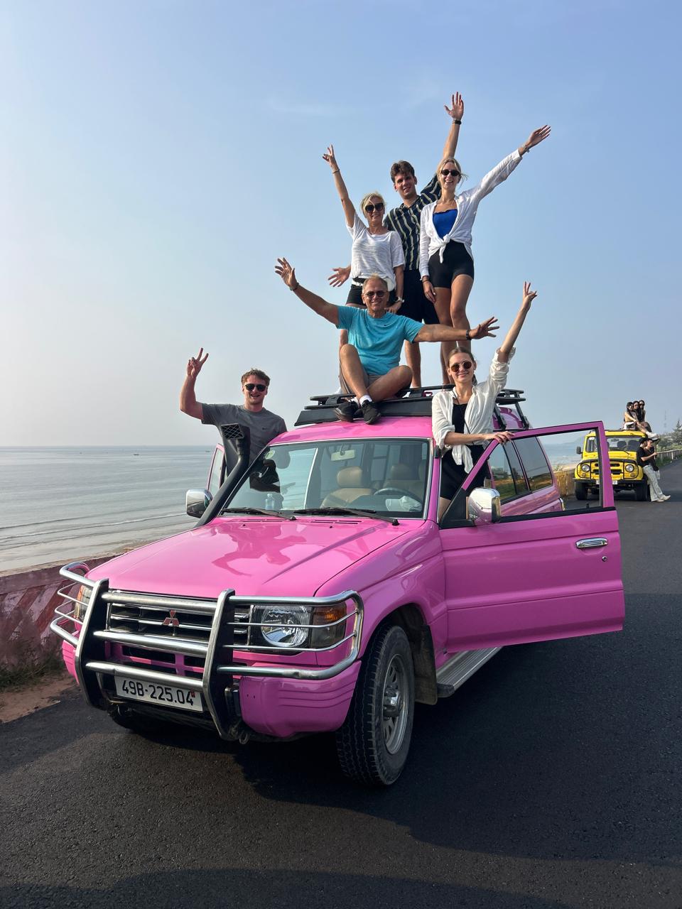 Mui Ne: 2-Day JEEP Tour & Beach Escape from HCMC with Hotel